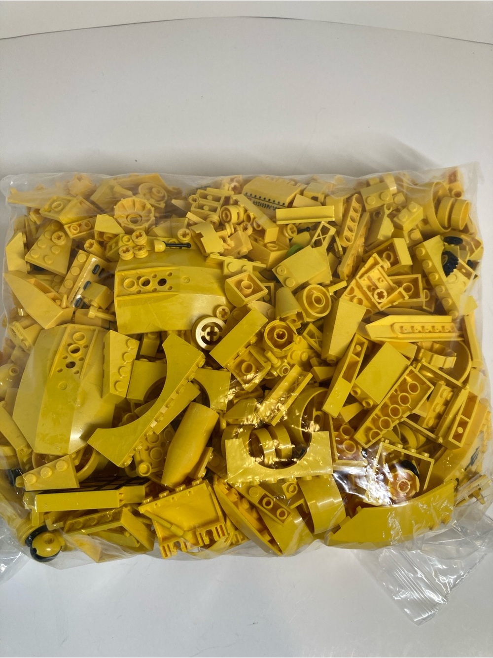 LEGO Bulk Mixed Yellow Parts Lot 1kg 2.2lbs Huge Assortment 2000-2018 Collection